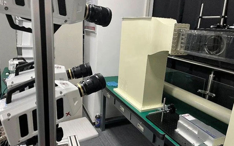 Studie zur komplexen Strömungsfeldstruktur mittels Tomo-PIV-Rekonstruktionstechnik