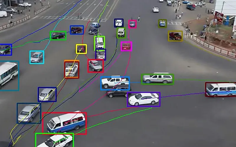 Eine Multi-Target-Tracking-Technologie in Low-Feature-Szenen basierend auf räumlicher Clustering
