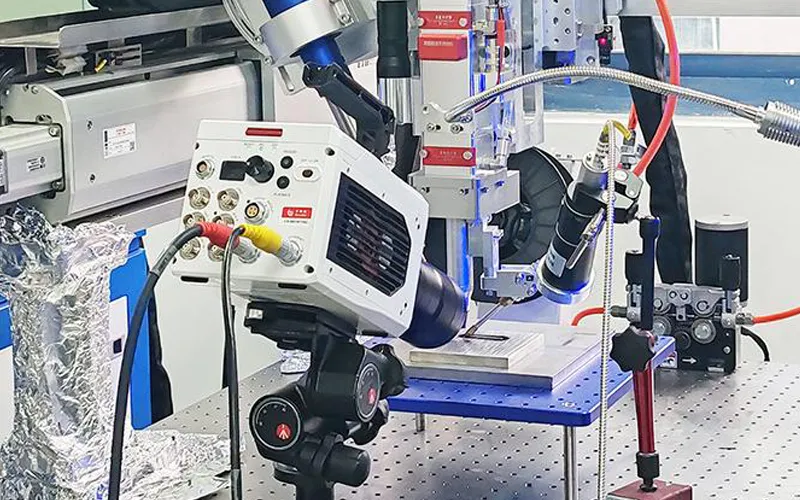 Revealer-Hoch geschwindigkeit kameras, DIC-Messsysteme und andere wissenschaft liche Instrumente erhaben auf der 15. Nationalen Akademischen Konferenz über Explosions mechanik Original von Revealer