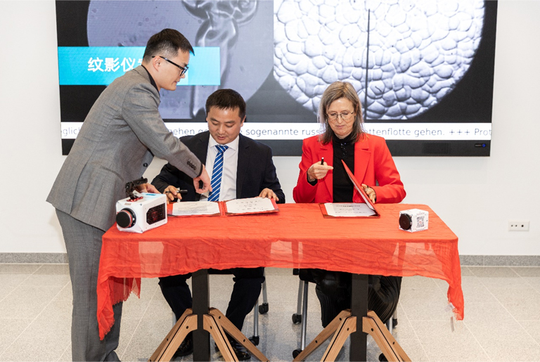 a-new-milestone-for-revealer-high-speed-cameras-03.jpg a-new-milestone-for-revealer-high-speed-cameras-03.jpg